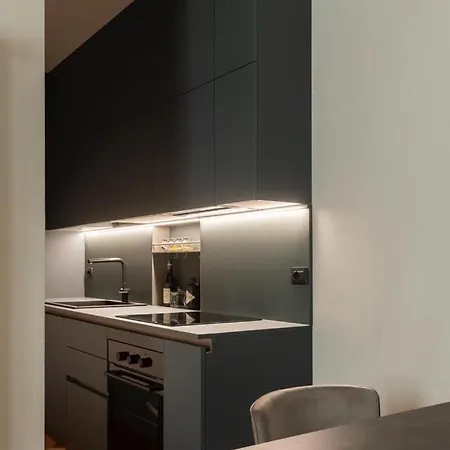 Apartment Stile Ed Eleganza Fra Stazione E Posta Venezia Milan